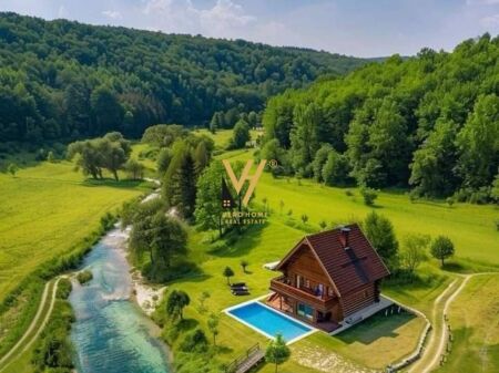 SHITET TOKE ARE 4.387 M2 NE KASHISHT, FIER 90.000 EURO