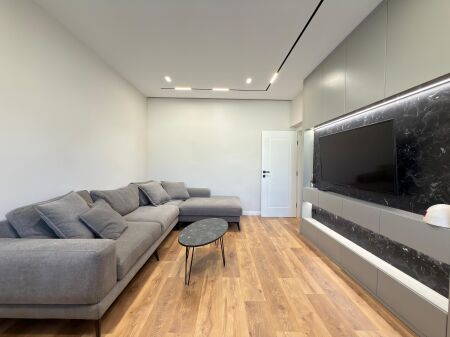 Apartament 1+1 per qira Myslym Shyri!