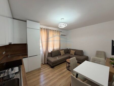Affitto, Appartamento 1+1, Centro, Tirana 750 €