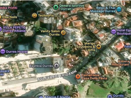 AFFITTASI 75M2 AMBIENTE FRONTE STRADA PRINCIPALE VICINO AL MUNICIPIO NEL CENTRO DI DURAZZO !