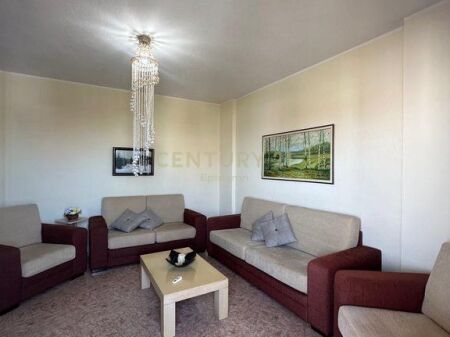 Appartamento 2+1+2 In Affitto al Mercato di frutta e verdura, Durrës - 450€ | 138 m²