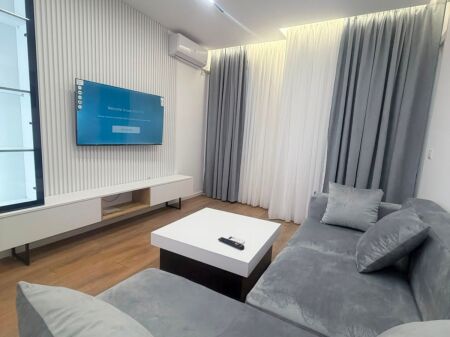 21 Dicembre vicino all'Hotel Mondial.  Appartamento in affitto 1+1.