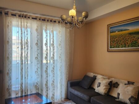 Jepet me qira apartament 1+1