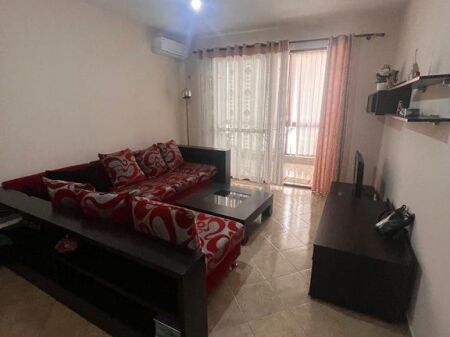 Shitet apartament 2+1 në zonën e misto mame