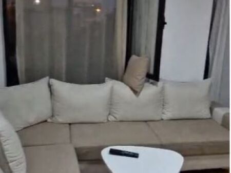  Jepet me Qera Apartament 2+1 tek Fundi i 5 Majit, 500 mije leke