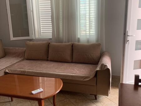 Apartament 1+1 me qira – Jordan Misja (pranë shinave të trenit) !