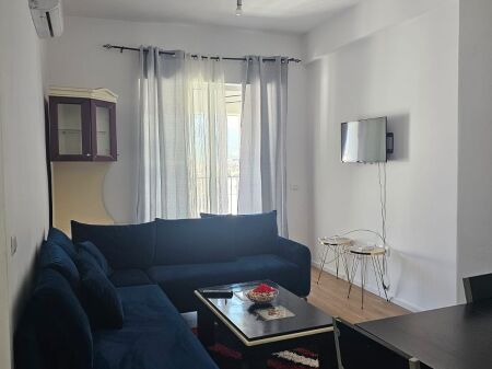 Jepet me qera  apartament 1+1 ne Ali dem