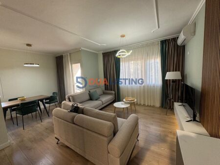 JEPET ME QIRA APARTAMENT 2+1+2 TEK KOMUNA E PARISIT , KRISTAL CENTER !!