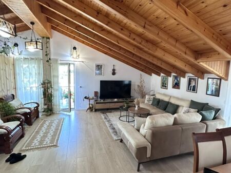 AFFITTASI IL TERZO PIANO DI UNA VILLA PRIVATA IN 4 STRADE DI FLLAKA, DURAZZO 9F9V+JGR Durazzo, Albania