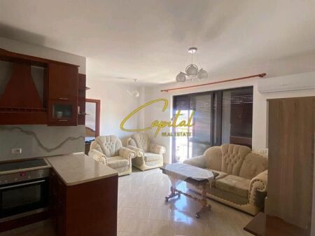 APARTAMENT ME QIRA 2+1 KINOSTUDIO 470 EURO