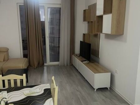 Jepet me qira 2+1 Grand Gallery Yzberisht 600 mije leke