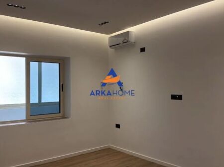 UFFICIO IN AFFITTO 70 M2 "VASIL SHANTO" 550 EURO