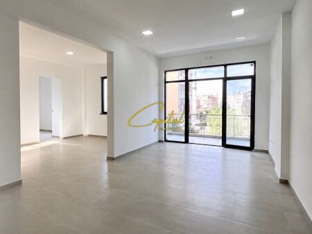 LOCALE COMMERCIALE IN AFFITTO 70 M2 ASTIR 1.200 EURO