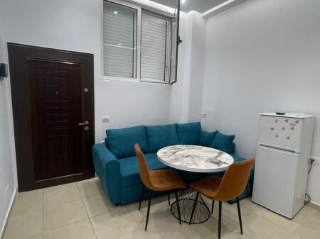 Appartamento 1+1 in affitto a Tirana, Città Studentesca