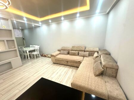 APARTAMENT 2+1+BALLKON ME QIRA AFER RRETHIT TE FRESKUT