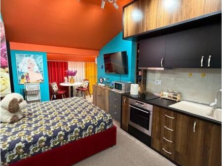 I rent a studio apartment
