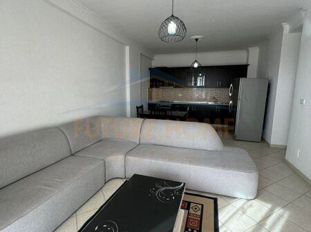 Shitet, Apartament 2+1, Pallatet Romario, Unaza e Re