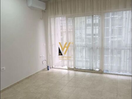 AFFITTASI APPARTAMENTO 1+1+BLK PRESSO L'EX CAMPO DI AVIAZIONE 40.000 LEKE