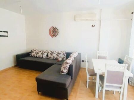  Shitet Apartament 1+1 në Golem 