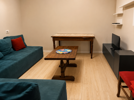 APARTAMENT 1+1+BALLKON PER SHITJE AFER UNAZES SE MADHE, ALLIAS