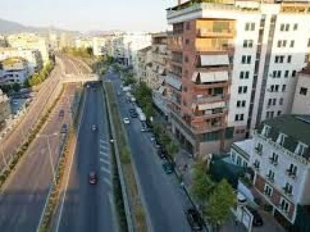 Locale commerciale in affitto Rotonda Selites