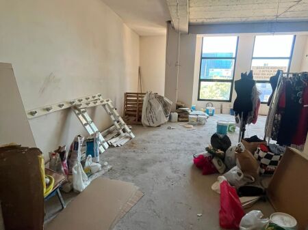 Locale Commerciale in Affitto nel Centro di Kamez, 400 MILA LEKE