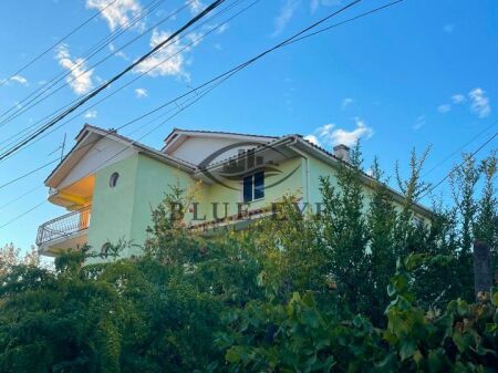 Vilë per Shitje 3+1, 3 Kateshe + garazh dhe ambjent pune ,Spitalle Durrës