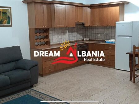 Apartament 1+1 me Qira pranë Piacës ne Qender te Tiranes (42111606) f