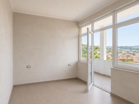 SHITET APARTAMENT 2+1+2 Poste Parkimi, Vilat Gjermane