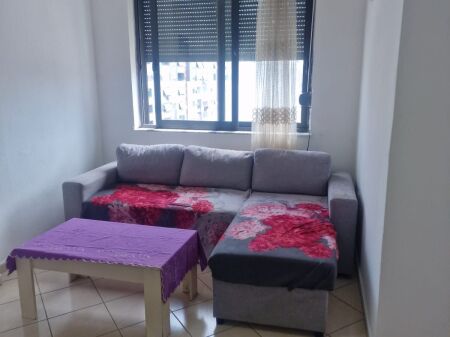 Jepet me qira apartament 1+1 në Astir, pranë Santana 400 Mije Leke