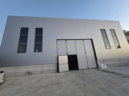Capannone industriale e multifunzionale in affitto in posizione strategica.