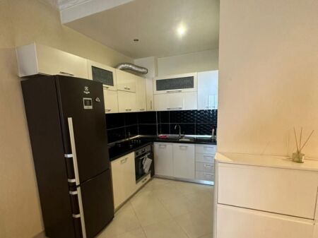 Jepet me qera apartamenti 1+1 , Astir prane Bar Oslo 450 mije leke