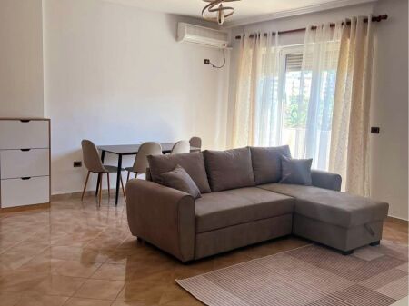 Jepet me qira apartament 1+1