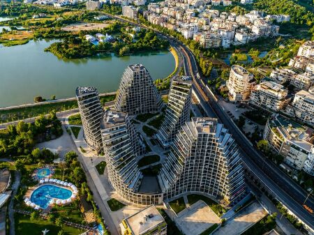 VENDESI APPARTAMENTO ULTRA-LUSSUOSO IN LAKE VIEW RESIDENCE