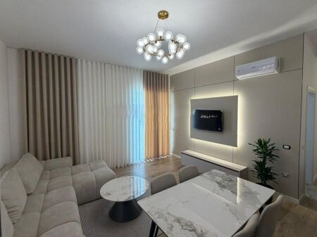 Jepet me qira një apartament modern 2+1,Qendra Emerald