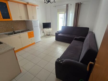 Apartment 1+1 for sale in Golem.