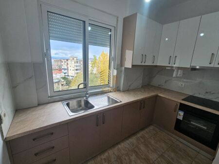 Affitto, Appartamento 1+1+balcone, Parzialmente Arredato, Fresco, 35.000 Lek/mese