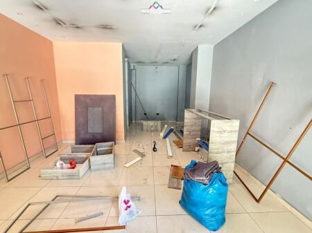Negozio In Affitto In Via Bardhyl (ID BD21919) Tirana
