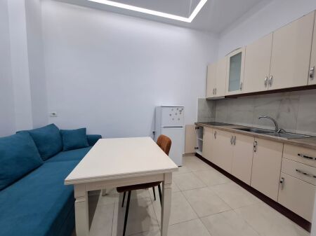 Me Qera : 1+1Rr. Elbasanit (Vilat Gjermane) - 35,000 Leke/Muaj - Sp.60m²