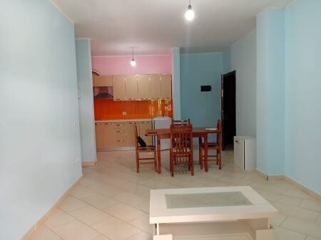 Apartament me qera