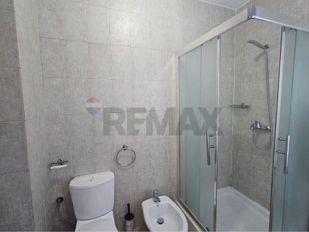 Apartament 1+1 per qira tek Liceu Artistik!