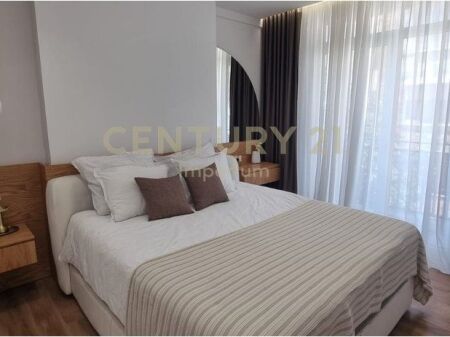 Apartament 2+1+post parkimi me qira, përballë Kompleksit Deliorgji!