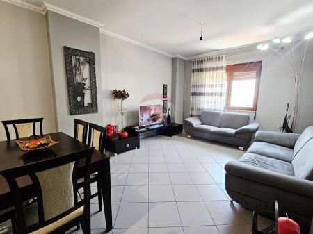 Apartament 2+1+2 me qera Stacioni Trenit