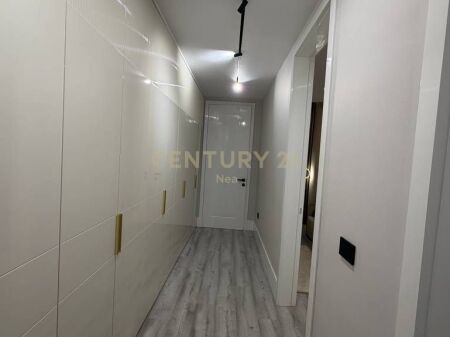 SUPER APARTAMENT 2+1 ME QIRA NE BLLOK