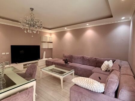Apartament 3+1+2 per shitje te Komuna e Parisit
