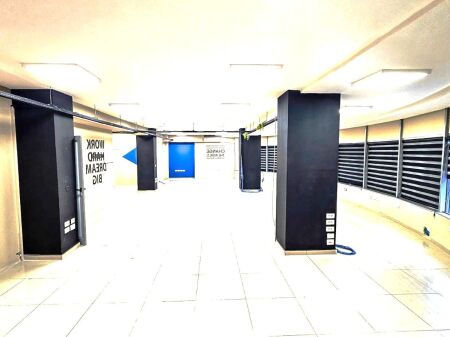  Spazio Commerciale in Affitto – 300 m² | Via Dibrës, vicino alla zona di Selvisë