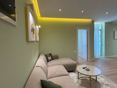  Shitet Apartament 2+1 në Myslym Shyri, Tiranë 