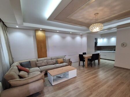 Apartament 3+1+2 + post parkimi me qera ne Bllok!
