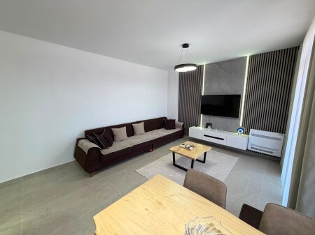 Jepet me qera apartament 1+1 Tek Stacioni trenit