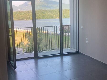Ufficio 3+1+2 in affitto a Lake View